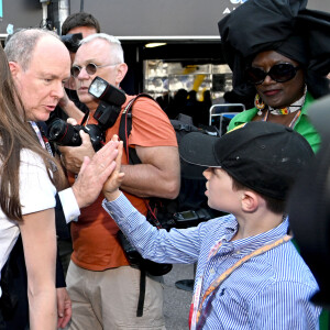 Le prince Albert II de Monaco et son neveu Raphael Elmaleh - La famille princière de Monaco assiste aux séances d'essais qualificatives du 80ème Grand Prix de Monaco de Formule 1 à Monaco le 27 mai 2023. © Bruno Bebert/Bestimage 