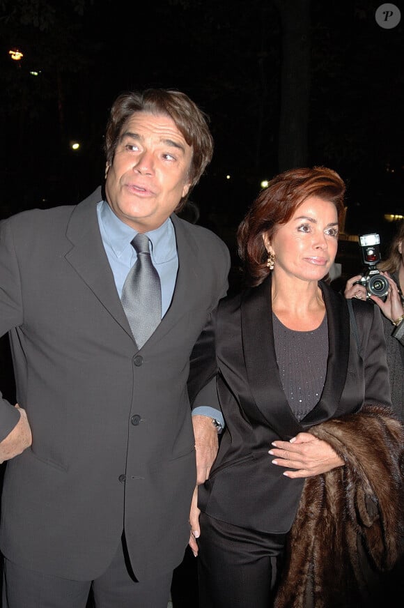 Archives. Bernard Tapie et son femme Dominique à Paris en 2004