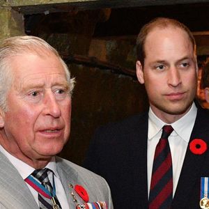 Le prince Charles, prince de Galles, le prince William, duc de Cambridge et le prince Harry visitent les tunnels de Vimy lors des commémorations des 100 ans de la bataille de Vimy, (100 ans jour pour jour, le 9 avril 1917) dans laquelle de nombreux Canadiens ont trouvé la mort lors de la Première Guerre mondiale, au Mémorial national du Canada, à Vimy, France, le 9 avril 2017.