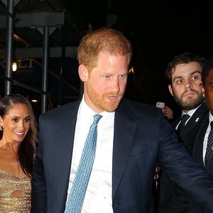 Le prince Harry, duc de Sussex et Meghan Markle, duchesse de Sussex, et sa mère Doria Ragland, à la sortie de la cérémonie des "Women of Vision Awards" au Ziegfeld Theatre à New York, le 16 mai 2023.