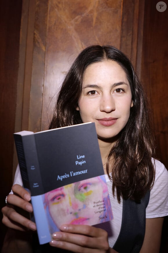 Line Papin et Marc Lavoine ont connu une belle histoire d'amour.
Line Papin - Salon des Femmes de Lettres et remise du Prix Simone Veil 2023 au Cercle National des Armées à Paris  © Cédric Perrin/Bestimage