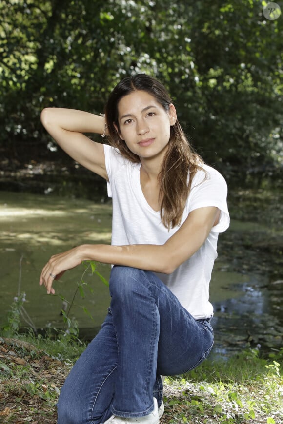 Portrait de Line Papin - 4ème édition des écrivains chez Gonzague Saint Bris (26ème Forêt des livres) à Chanceaux-Près-Loches. Le 28 août 2022 © Cédric Perrin / Bestimage  