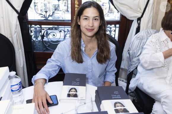 Line Papin - Librairie éphémère au Fouquet's lors des remises du Prix du Livre de l'Art de Vivre Parisien, du Trophée du Bouquets et du Prix de la Mairie du 8ème - Paris le 08/06/2022 - © Jack Tribeca / Bestimage