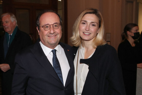 François Hollande et sa compagne Julie Gayet - Vernissage de l'exposition de la Collection François Pinault du Sculpteur Charles Ray à la Bourse du Commerce à Paris. Bertrand Rindoff/Bestimage