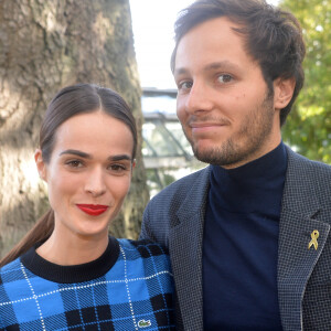 Vianney est fou amoureux de sa femme Catherine Robert.
Vianney Bureau (Vianney), sa compagne Catherine Robert - People au défilé Lacoste Collection Prêt-à-Porter lors de la Fashion Week de Paris. © Veeren Ramsamy-Christophe Clovis/Bestimage 