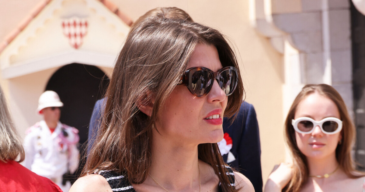 Charlotte Casiraghi et son très chic fils Raphaël Elmaleh : robe rayée ...