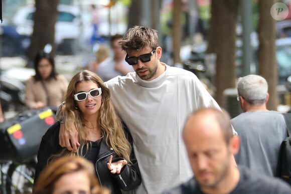 Shakira a décidé d'aller vivre à Miami et Gerard Piqué s'y est rendu pour voir leur deux garçons
 
Gerard Pique et sa compagne Clara Chia se promènent en amoureux à Miami, le 4 mai 2023.
