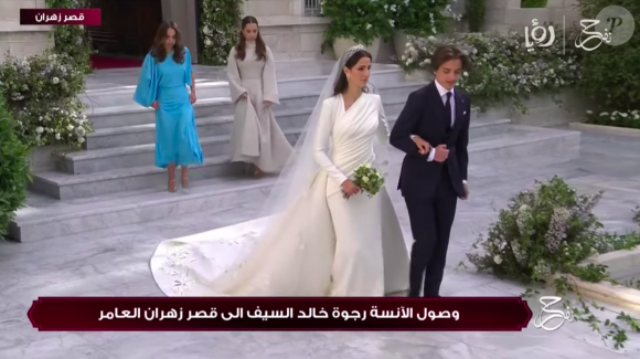 La jeune femme, à présent princesse, portait une belle robe Elie Saab.