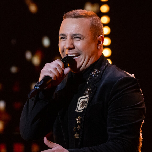 Il continue pourtant de chanter et donner des concerts.
Exclusif - Faudel - Enregistrement de l'émission "La grande soirée du 31 à Versailles", qui sera diffusée sur France 2. Le 15 décembre 2020 © Tiziano Da Silva - Cyril Moreau / Bestimage 