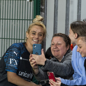 Exclusif - Élodie Gossuin - 3ème édition de la rencontre de football caritative "Match des héros" entre le "RC Lens Légendes" et "L'équipe Unicef" au stade Bollaert-Delelis à Lens le 6 juin 2023. © Pierre Perusseau / Bestimage
