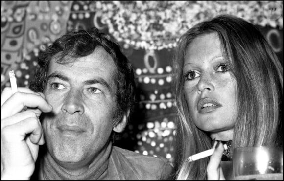 La star est tombée sous son charme, sous les yeux de son époux Vadim.
Brigitte Bardot et Roger Vadim