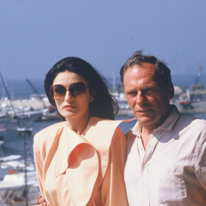 Anouk Aimée et Jean-Louis Trintignant présentent un homme et une femmeà Cannes en 1986