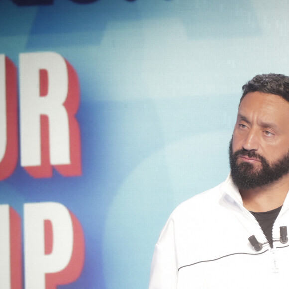 Exclusif - Cyril Hanouna sur le plateau de l'émission Touche pas à mon poste (TPMP) présentée par C.Hanouna et diffusée en direct sur C8 le 20 mars 2023. © Jack Tribeca / Bestimage