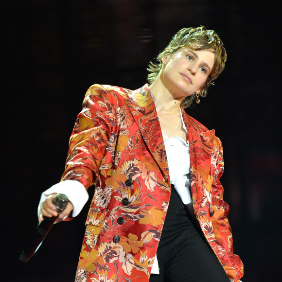 Christine and the Queens (Héloïse Letissier) - Scène - Enregistrement de l'émission "Tous ensemble pour la musique" pour la fête de la musique 2020 à l'AccorHotels Arena à Paris le 17 juin 2020. © Cyril Moreau / Veeren Ramsamy / Bestimage 