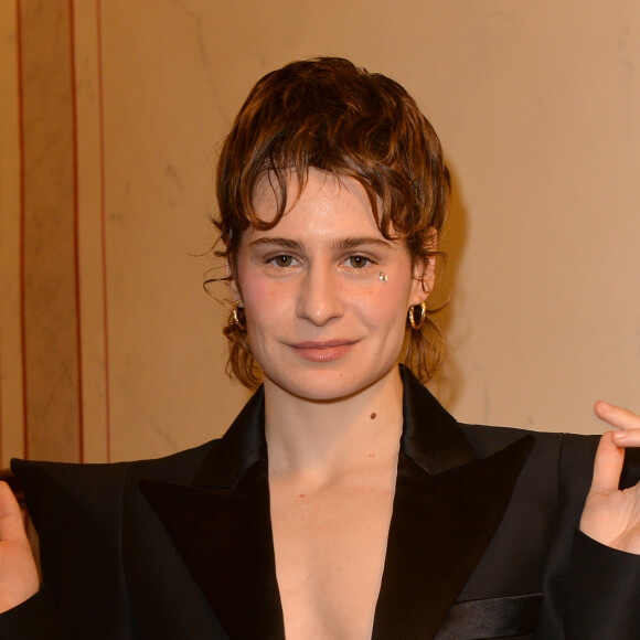 Héloïse Adélaïde (Christine and the Queens) lors du photocall du dernier défilé de mode Haute-Couture printemps-été 2020 "Jean-Paul Gaultier" au théâtre du Châtelet à Paris, France, le 22 janvier 2020. © Veeren-Clovis/Bestimage 