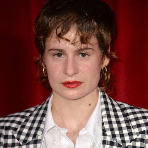 Héloïse Letissier (Christine and the Queens) - People au défilé AMI d'Alexandre Mattiussi lors de la fashion week Homme collection Automne/Hiver 2020-2021 à Paris, le 14 janvier 2020. © Veeren Ramasamy-Christophe Clovis / Bestimage 