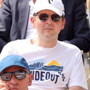 Thomas Sotto en tribunes lors des Internationaux de France de tennis de Roland Garros 2023, à Paris, France, le 9 juin 2023. © Jacovides-Moreau/Bestimage