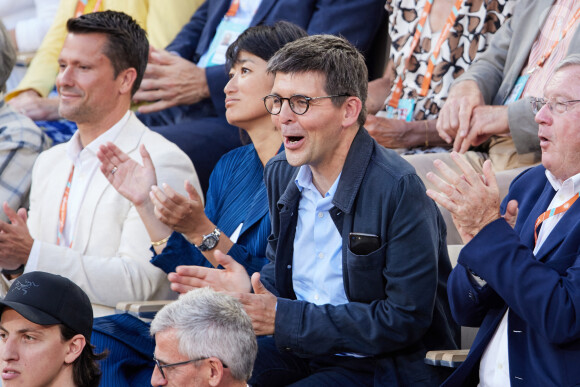Thomas Sotto en tribunes lors des Internationaux de France de tennis de Roland Garros 2023, à Paris, France, le 6 juin 2023. © Jacovides-Moreau/Bestimage