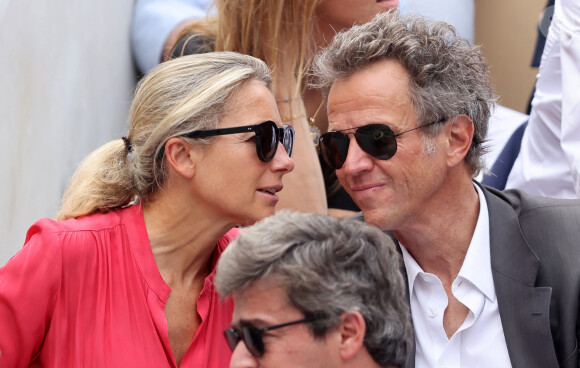 Anne-Sophie Lapix et son mari Arthur Sadoun - Célébrités en tribunes des Internationaux de France de tennis de Roland Garros 2023 à Paris le 11 juin 2023. © Jacovides-Moreau/Bestimage