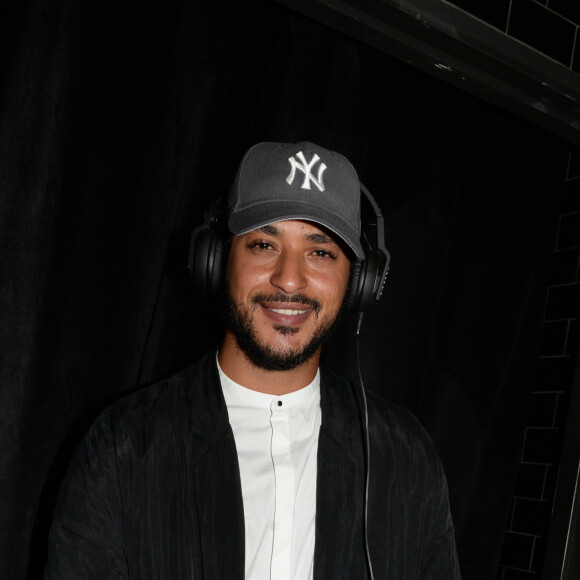 Exclusif - Le chanteur Slimane mixe au Vip Room à Paris le 15 décembre 2016. © Rachid Bellak/Bestimage