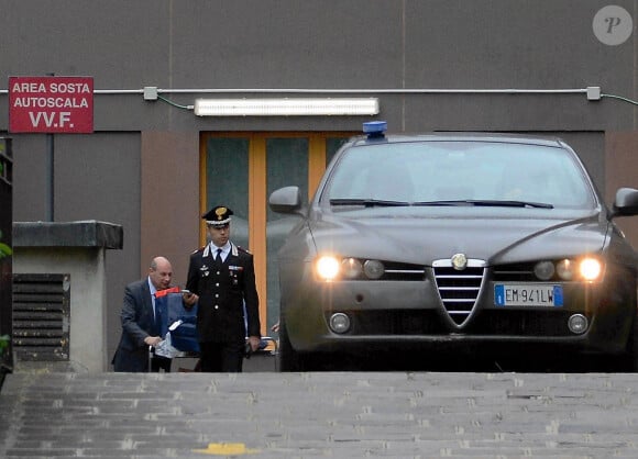 Silvio Berlusconi quitte l'hôpital San Raffaele de Milan, après six semaines de soins, le 19 mai 2023. Il y avait été admis pour traiter une leucémie chronique et une infection pulmonaire.