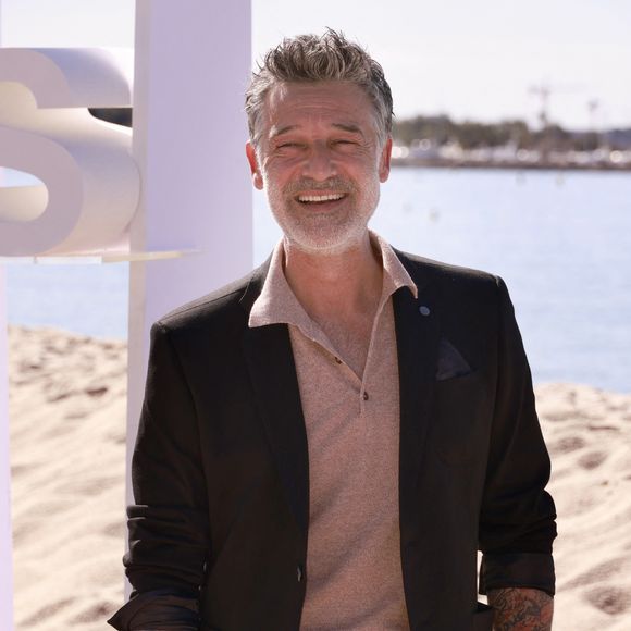 Depuis, tout est rentré dans l'ordre : "on a mis les points sur les i".
Stéphane Blancafort Canneseries 2023 Saison 6 à Cannes, dimanche 16 avril 2023.