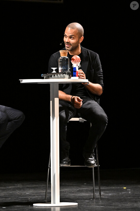 Pour rappel, l'ancien basketteur était présent à Nice vendredi dernier.
Tony Parker après avoir été honoré comme légende du Sport du Musée National du Sport, a participé à une Masteclass à l'Opéra de Nice, le 9 juin 2023. © Bruno Bebert/Bestimage 