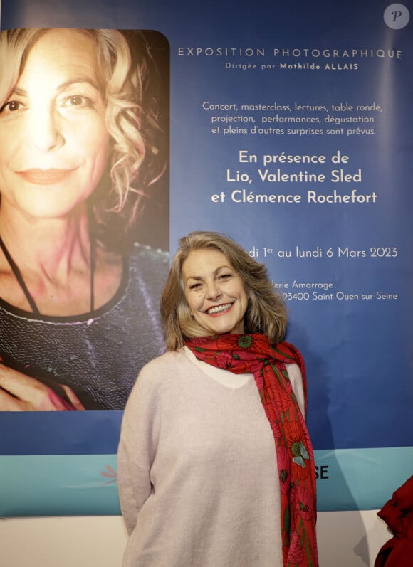 Il n'éprouve que de la tendresse à son égard
Exclusif - Lio lors de l'exposition "Ode à l'art féminin" à la galerie Amarrage à Saint-Ouen. Le 2 mars 2023 © Cédric Perrin / Bestimage 