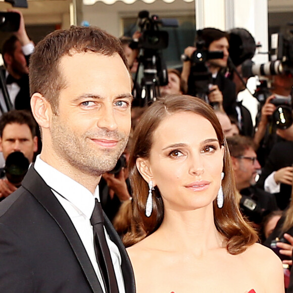 Natalie Portman (bijoux de Grisogono) et son mari Benjamin Millepied - Montée des marches du film "La Tête Haute" pour l'ouverture du 68 ème Festival du film de Cannes – Cannes le 13 mai 2015