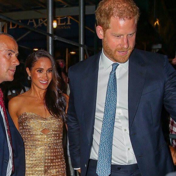 Meghan Markle et le prince Harry bientôt à la retraite ?
Le prince Harry, duc de Sussex et Meghan Markle, duchesse de Sussex, et sa mère Doria Ragland, à la sortie de la cérémonie des "Women of Vision Awards" au Ziegfeld Theatre à New York.