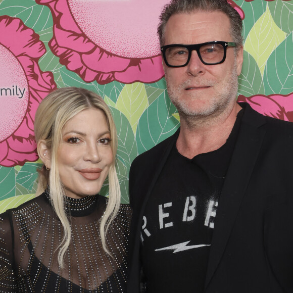 Les rumeurs allaient bon train depuis des mois à propos de leur couple.
Tori Spelling, Dean McDermott au photocall du gala caritatif "Stands for Kids" au profit du "Luskin Orthopaedic Institute for Children" à Los Angeles.
