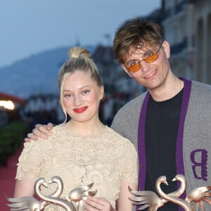 Nadia Tereszkiewicz et Raphaël Quenard sur le tapis rouge de la cérémonie de clôture du 37ᵉ festival du film de Cabourg à Cabourg, France, le 17 juin 2023.
© Coadic Guirec/Bestimage