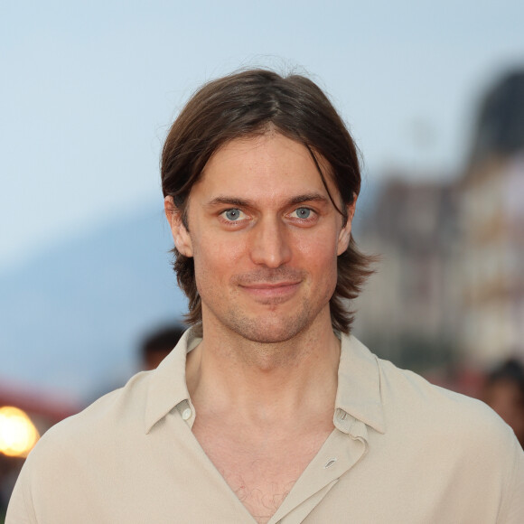 Lucas Bravo sur le tapis rouge de la cérémonie de clôture du 37ᵉ festival du film de Cabourg (37ᵉ journées romantiques du 14 au 18 juin 2023), à Cabourg, France, le 17 juin 2023.
© Coadic Guirec/Bestimage