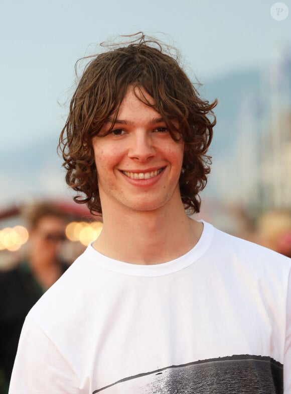 Paul Kircher sur le tapis rouge de la cérémonie de clôture du 37ᵉ festival du film de Cabourg, le 17 juin 2023.
© Coadic Guirec/Bestimage