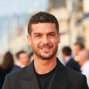 Soufiane Guerrab sur le tapis rouge de la cérémonie de clôture du 37ᵉ festival du film de Cabourg à Cabourg, France, le 17 juin 2023.
© Coadic Guirec/Bestimage