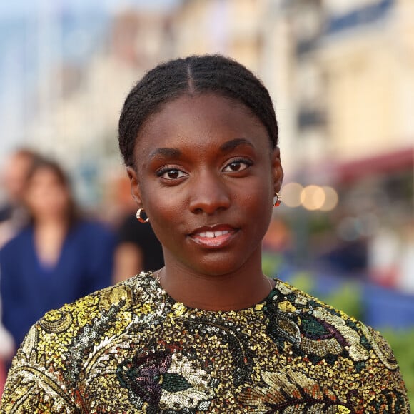 Suzy Bemba sur le tapis rouge de la cérémonie de clôture du 37ᵉ festival du film de Cabourg à Cabourg, France, le 17 juin 2023.
© Coadic Guirec/Bestimage