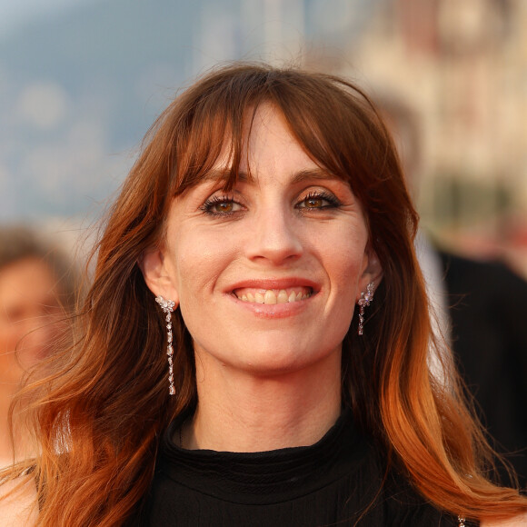 Lolita Chammah sur le tapis rouge de la cérémonie de clôture du 37ᵉ festival du film de Cabourg à Cabourg, France, le 17 juin 2023.
© Coadic Guirec/Bestimage