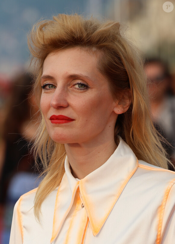 Lucie Debay sur le tapis rouge de la cérémonie de clôture du 37ᵉ festival du film de Cabourg, à Cabourg, France, le 17 juin 2023.
© Coadic Guirec/Bestimage