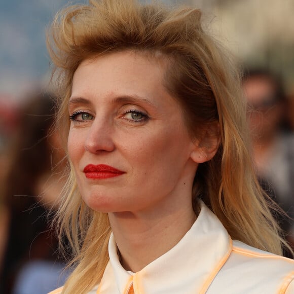 Lucie Debay sur le tapis rouge de la cérémonie de clôture du 37ᵉ festival du film de Cabourg, à Cabourg, France, le 17 juin 2023.
© Coadic Guirec/Bestimage