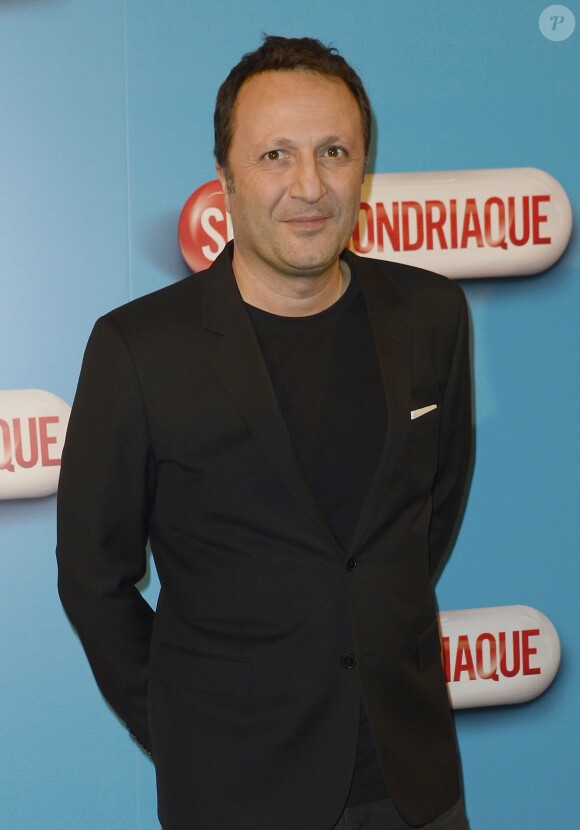 Dans les commentaires, ses abonnés lui ont souhaité un prompt rétablissement.
Arthur (Jacques Essebag) - Avant-première du film "Supercondriaque" au Gaumont Opéra à Paris, le 24 février 2014.