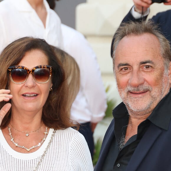 Pascale Pouzadoux et Antoine Dulery - Cérémonie de clôture du 37e Festival du film de Cabourg, le 17 juin 2023. © Coadic Guirec/Bestimage