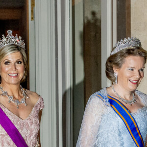 Le roi Willem-Alexander et la reine Maxima des Pays-Bas avec le roi Philippe et la reine Mathilde de Belgique lors du banquet d'état au chateau Laken à Bruxelles, le 20 juin 2023. 