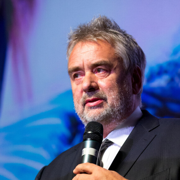Cette décision "met donc un terme définitif à cette procédure initiée en 2018, durant laquelle Luc Besson a été systématiquement innocenté", s'est félicité de son côté Me Thierry Marembert, avocat du cinéaste
Luc Besson lors de la première de "Valerian et la Cité des Mille Planètes" à Moscou, le 27 juillet 2017.