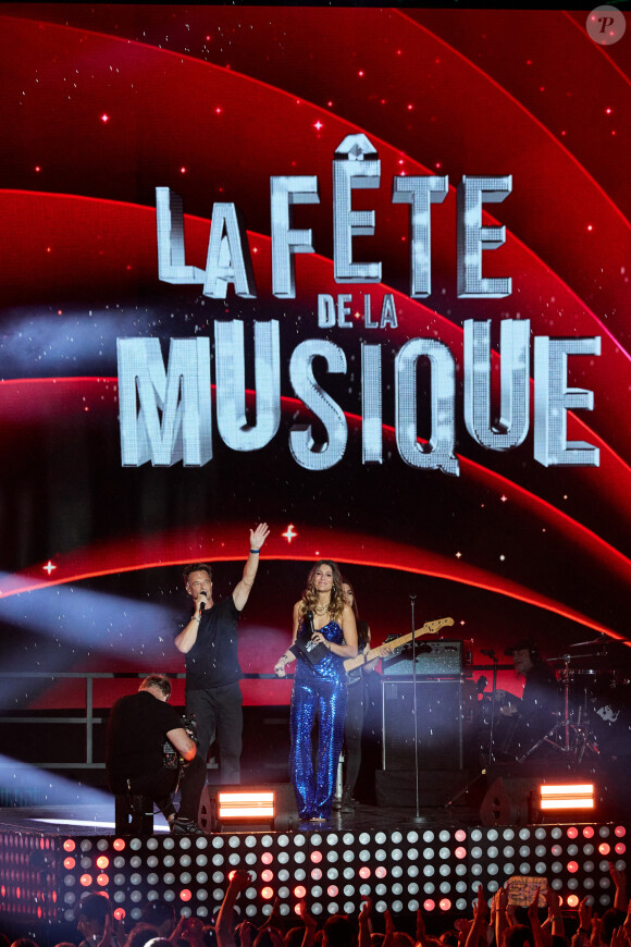 Exclusif - David Hallyday et Laury Thilleman - Enregistrement de l'émission "La fête de la Musique" à Reims, diffusée en direct le 21 juin à 21h10 sur France 2 Une soirée inédite, mise en scène et chorégraphiée par K.Ouali, avec plus de 40 artistes en live. Ils seront accompagnés par les danseurs de la troupe du Paradis Latin et de l'Ecole de danse Studio 511. Une soirée de fête rythmée par des medleys, des duos exceptionnels, les tubes du moment et les talents d'aujourd'hui et de demain. France 2, la ville de Reims et la région Grand Est, vous donne rendez-vous le 21 juin à 21h10, en direct de Reims pour la Fête de la musique ! En partenariat et en simultané sur France Bleu © Cyril Moreau-Jack Tribeca / Bestimage