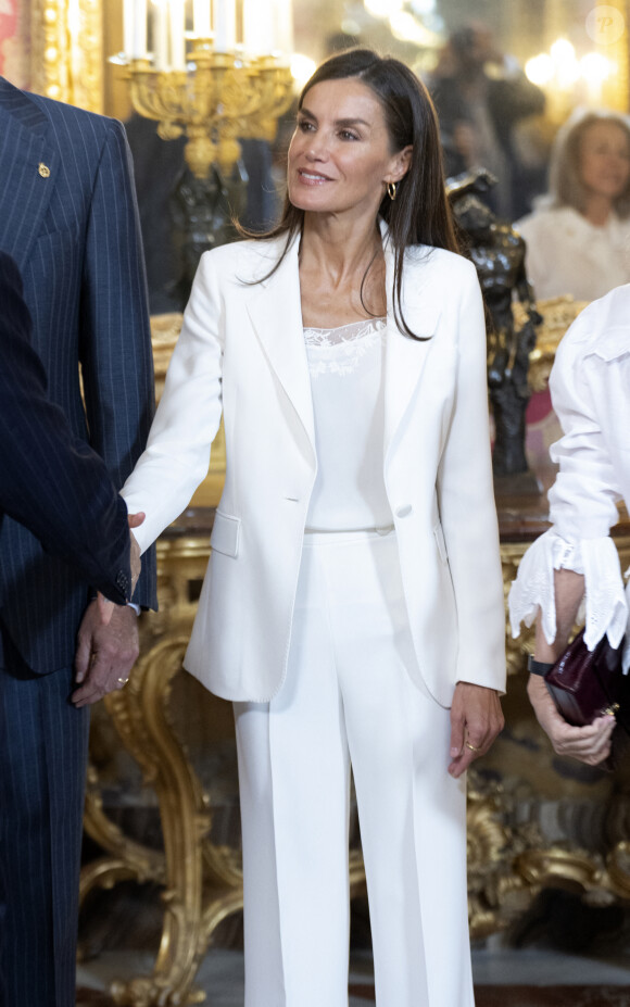 Le roi Felipe VI et la reine Letizia assistent à une réunion avec les membres de la Fondation Princesse des Asturies au Palais Royal. Madrid - 22 juin 2023