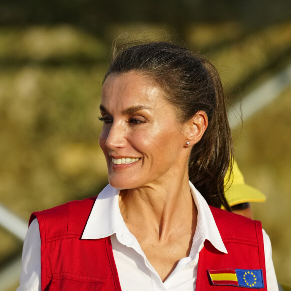 La reine Letizia d'Espagne, accompagnée de la première dame de Colombie, Veronica Alcocer, visite les travaux de restauration du Baluarte de Santa Catalina à Carthagène, le 13 juin 2023, lors de son voyage officiel en Colombie. 