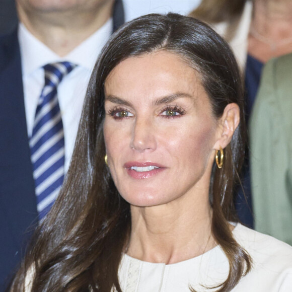 La reine Letizia d'Espagne à la réunion de la Fondation de Ayuda a la Drogadicción à Madrid, en présence du président de l'institution, Ignacio Bayon, le 6 juin 2023. 