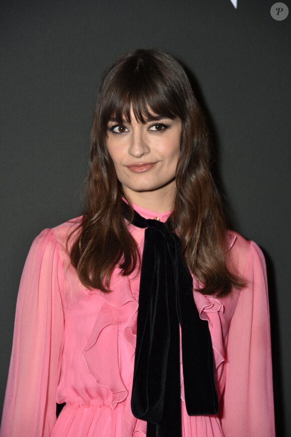 Preuve que même enceinte de 6 mois, elle ne manque pas de style 
Clara Luciani - Photocall de la soirée "Women In Motion" par Kering au Château de la Castre lors du 75ème Festival International du Film de Cannes. Le 22 mai 2022 © Olivier Borde / Bestimage 