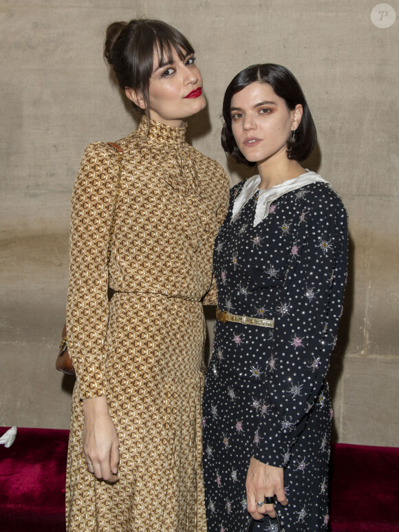 Clara Luciani et Soko (Stéphanie Sokolinski) - Dîner du 40ème Gala de Charité AROP (Association pour le Rayonnement de l'Opéra de Paris) à l'Opera Garnier à Paris le 27 février 2020. © Pierre Perusseau/Bestimage