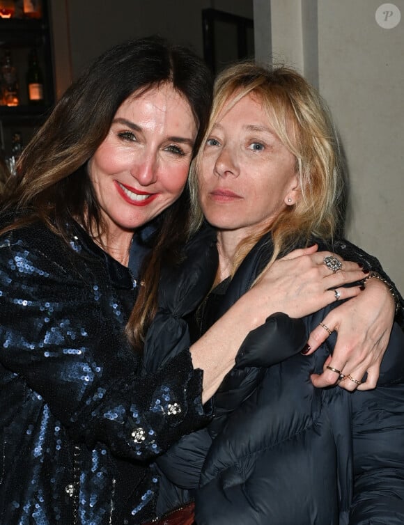 Exclusif - Elsa Zylberstein et Sylvie Testud - Cocktail dînatoire avec l'équipe du film "Simone, le voyage du siècle" pour fêter les 2 500 000 entrées au Club Marigny à Paris le 8 mars 2023. © Codic Guirec/Bestimage 